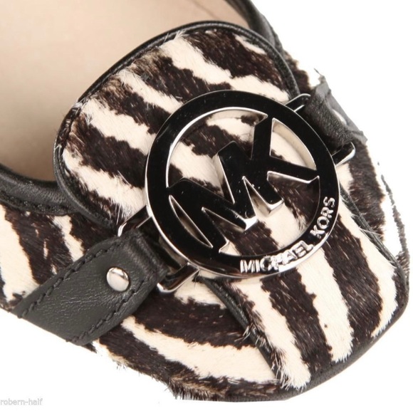 MICHAEL KORS ZEBRA PRINT LEATHER FLATS - Picture 2 of 2